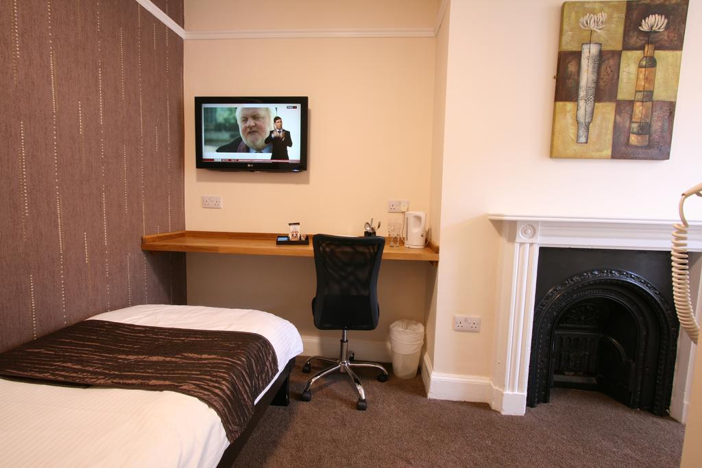 Central Hotel Cheltenham By Roomsbooked Exterior foto